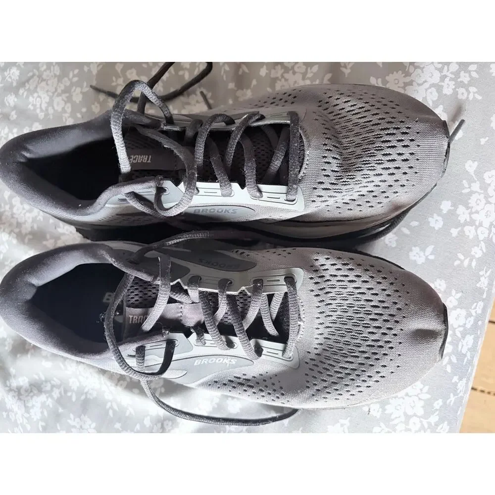 Brooks black 2e